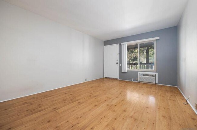 Building Photo - "Cozy 1-Bed Condo in Prime San Diego Locat...