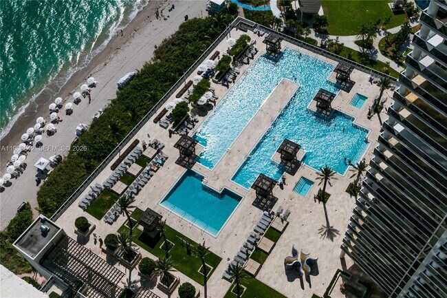 Building Photo - 1830 S Ocean Dr