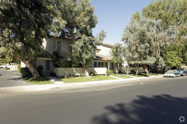 Primary Photo - Heathergreen Townhomes