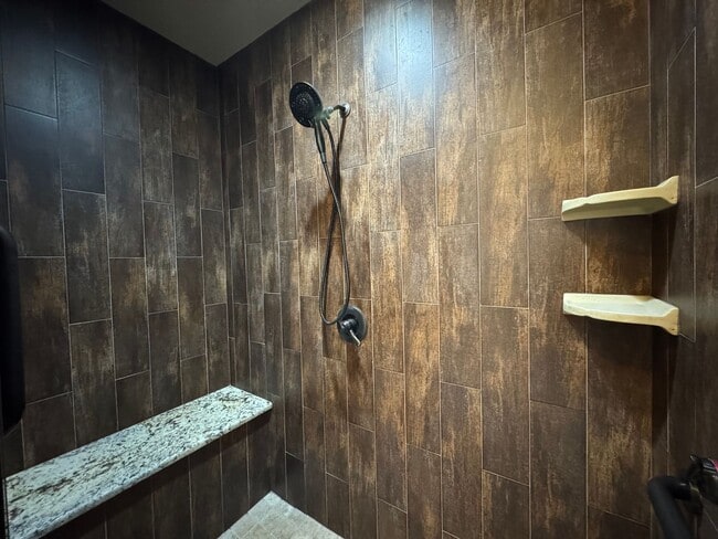 Building Photo - BIXBY - 3 bed, 2 bath, 3 car garage!!