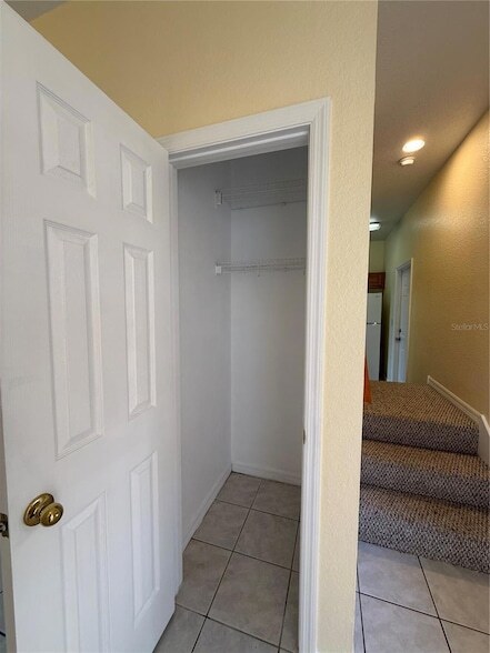 Building Photo - 2212 Garden Lake Dr