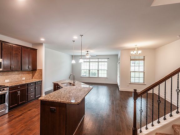 Kitchen, Dining & Living Room Area - 2120 Sullivan St