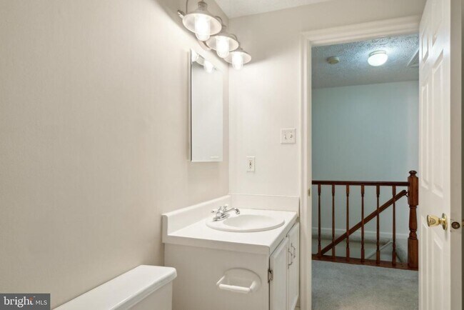 Building Photo - 8483 Aurora Ct