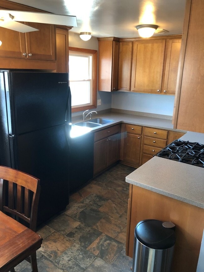 Building Photo - Beautiful 3 Bedroom Home For Rent in Millcreek!