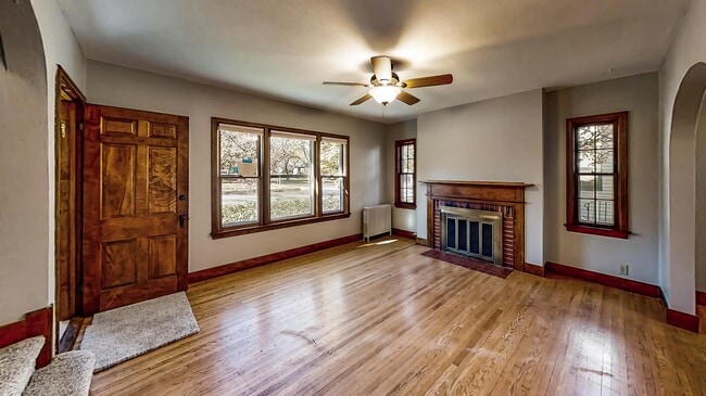 Building Photo - 625 N Blackhawk Ave