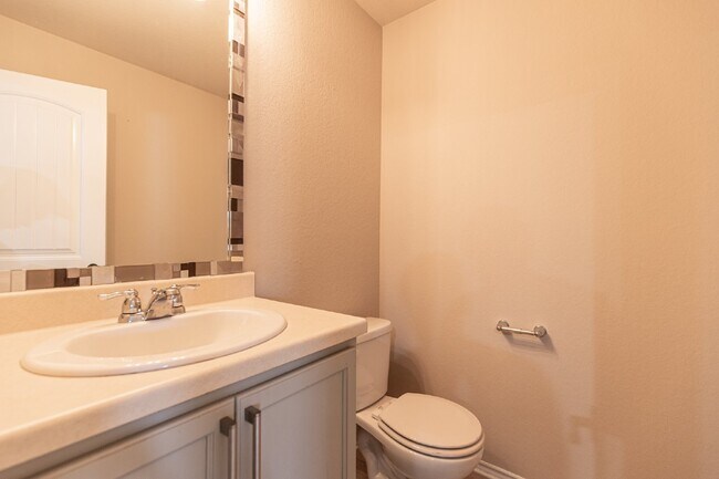 Building Photo - 1744 Emerald Edge