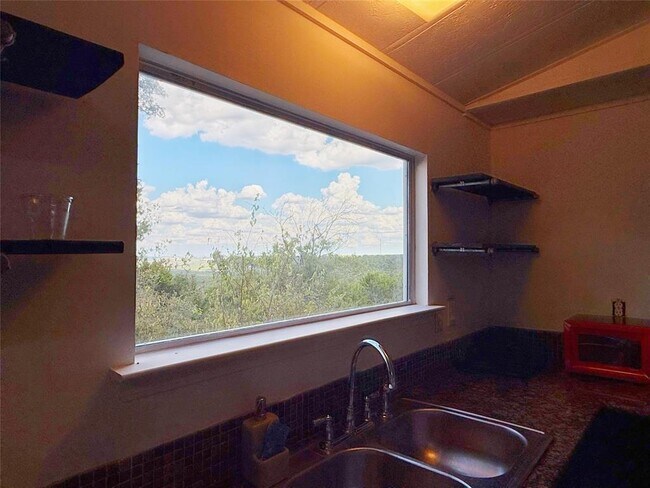 Building Photo - 10601 Ridge Rim Dr
