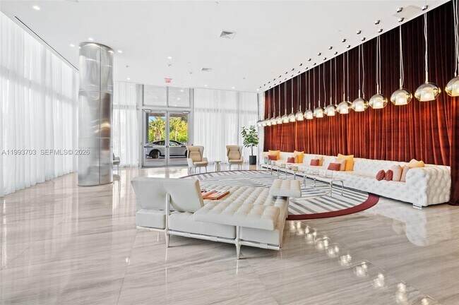 Building Photo - 2000 Metropica Wy