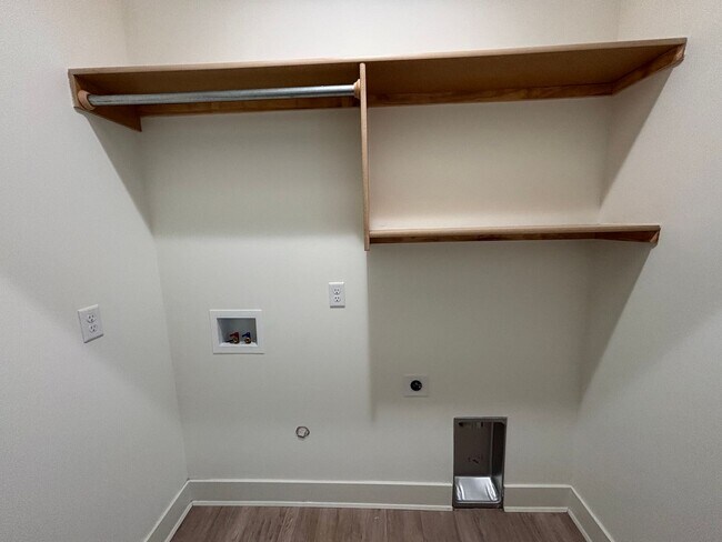 Building Photo - 1747/49 Hickory