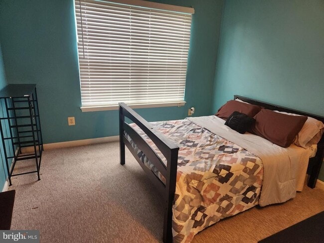 Building Photo - 20934 Freedom Run Dr