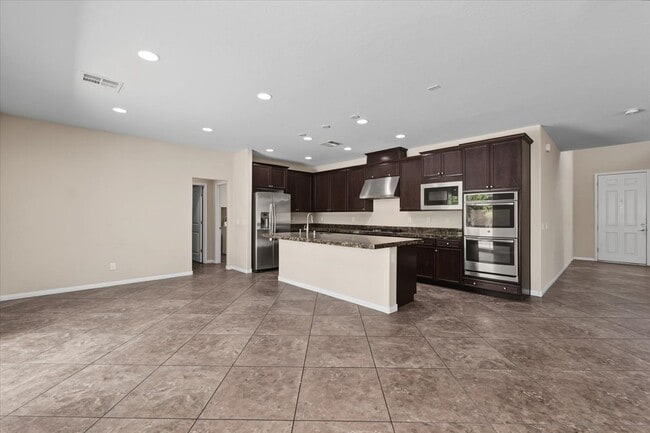 Building Photo - 10429 Deer Heights St