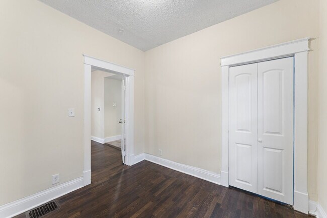 Building Photo - Charming 2-Bedroom Home! FIRST MONTH FREE!