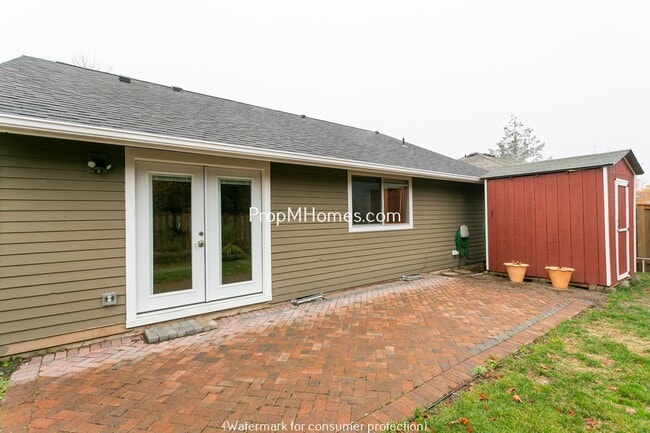 Building Photo - 22340 SW Nottingham Ct