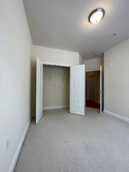 Building Photo - 12824 Clarksburg Square Rd