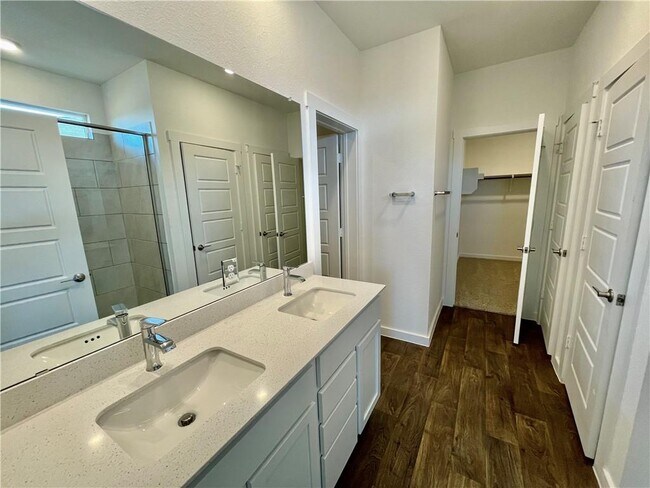 Building Photo - 3025 Egan Dr