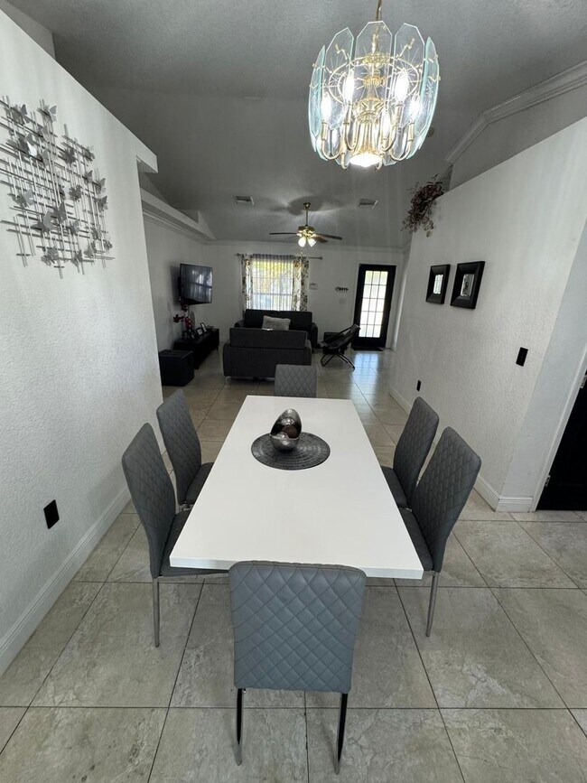 Building Photo - COMING SOON 3-2 Stunning House