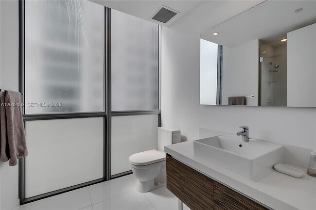 Building Photo - 1100 Biscayne Blvd