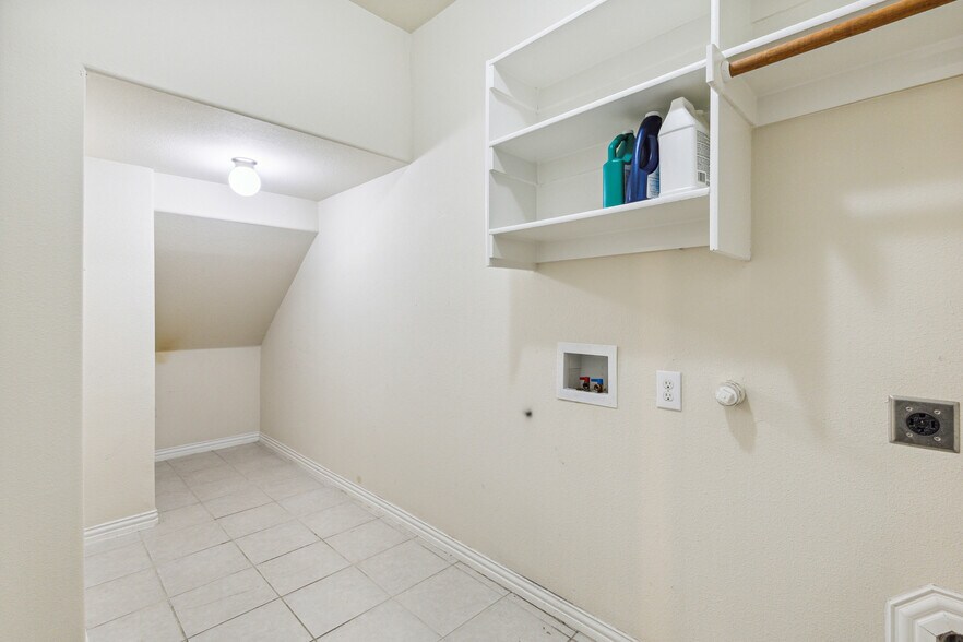 Building Photo - 6308 Meandering Creek Dr