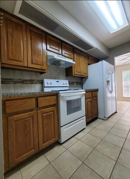 Building Photo - 7455 Calder Ave