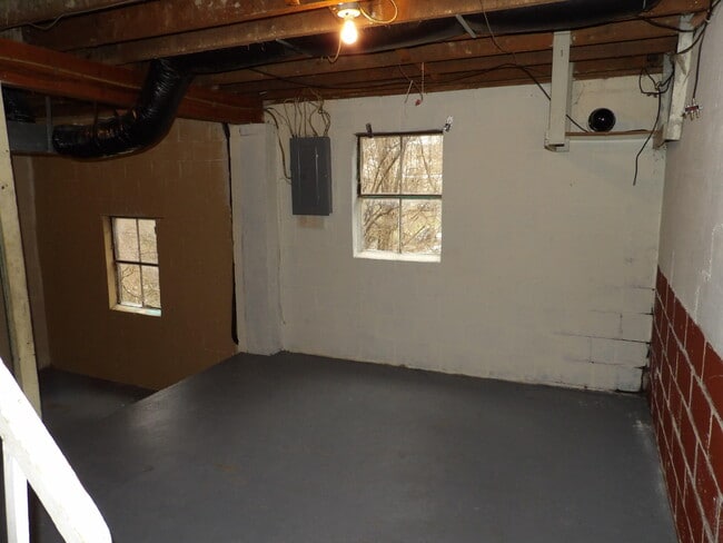 Building Photo - 146 Allnutt Dr