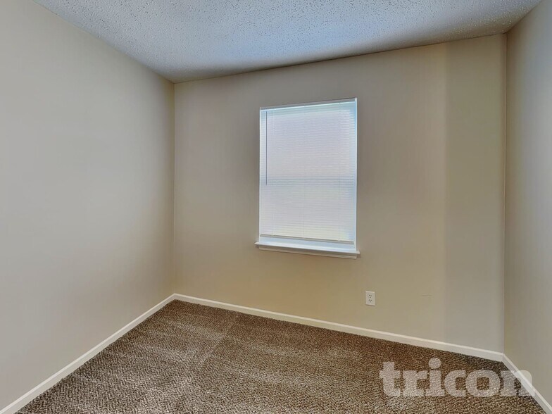 Building Photo - 9315 W Rising Sun Dr
