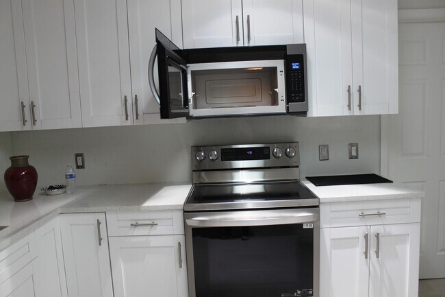 Building Photo - 1518 Primrose Ln