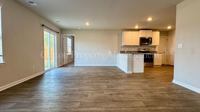 Building Photo - 1114 Forest Glen Dr