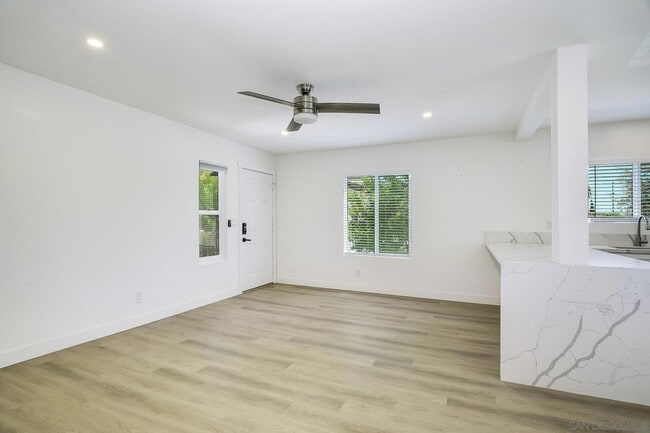 Building Photo - 3204 Collier Ave