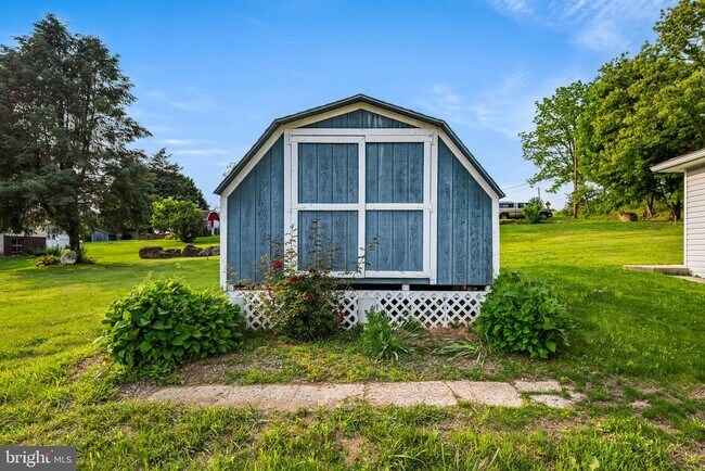 Building Photo - 8255 Mertztown Rd