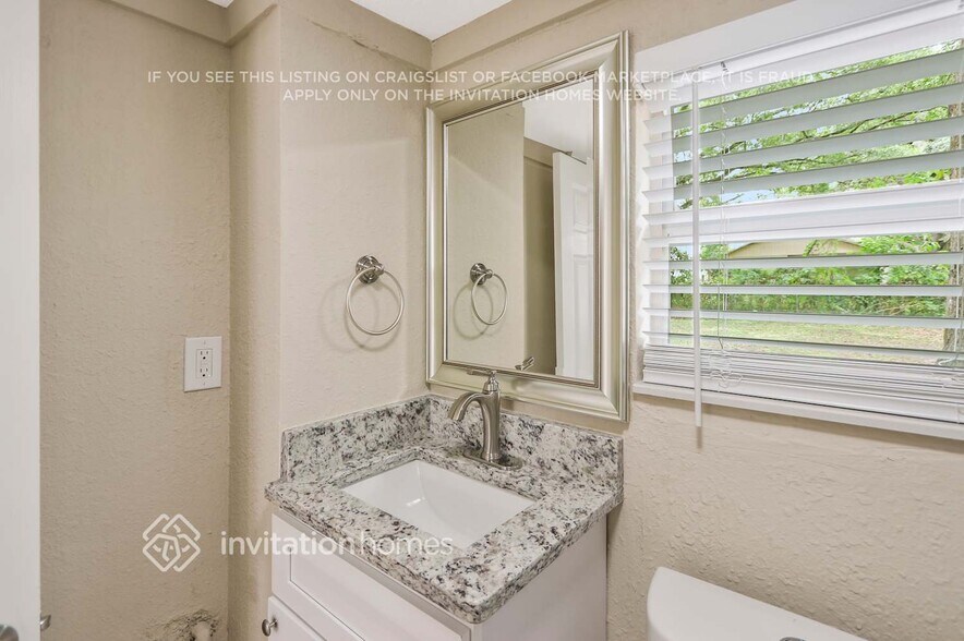 Building Photo - 4209 N Downing Ave