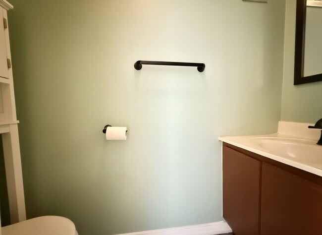 Building Photo - 1 Kings Ct