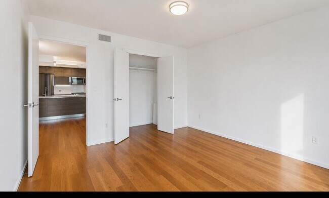 Building Photo - 172 Montague St