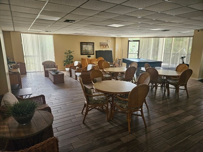 Building Photo - Move-In Special! Get November FREE When Yo...