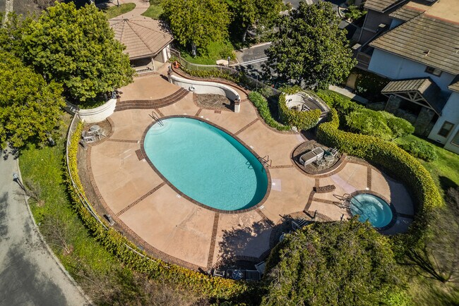 Building Photo - 32126 Canyon Ridge Dr