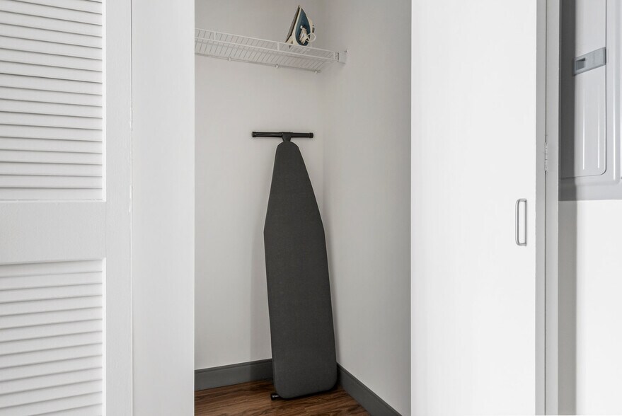 Building Photo - 601 W Jackson Blvd