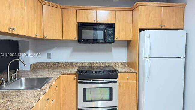 Building Photo - 7175 Orange Dr