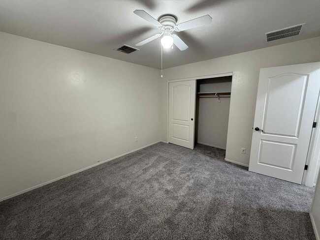 Building Photo - 640 W Emerald Key Dr