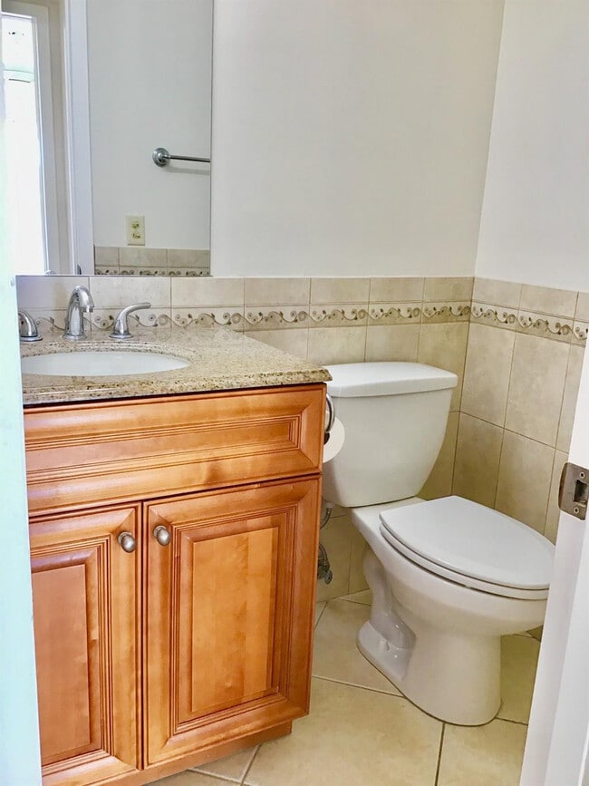 Building Photo - 2035 Exeter