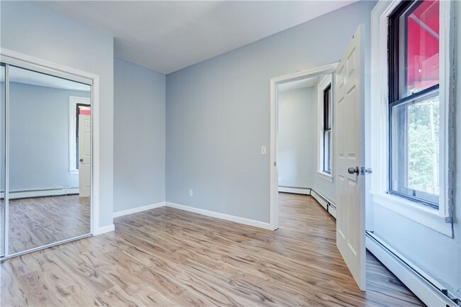 Building Photo - 90 Henrietta St