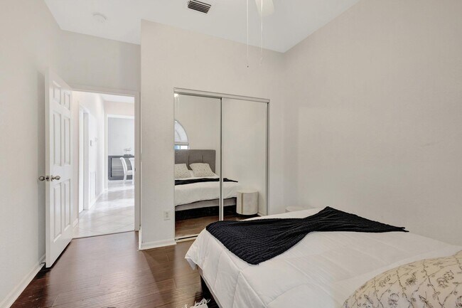 Building Photo - 4095 Sea Mist Way