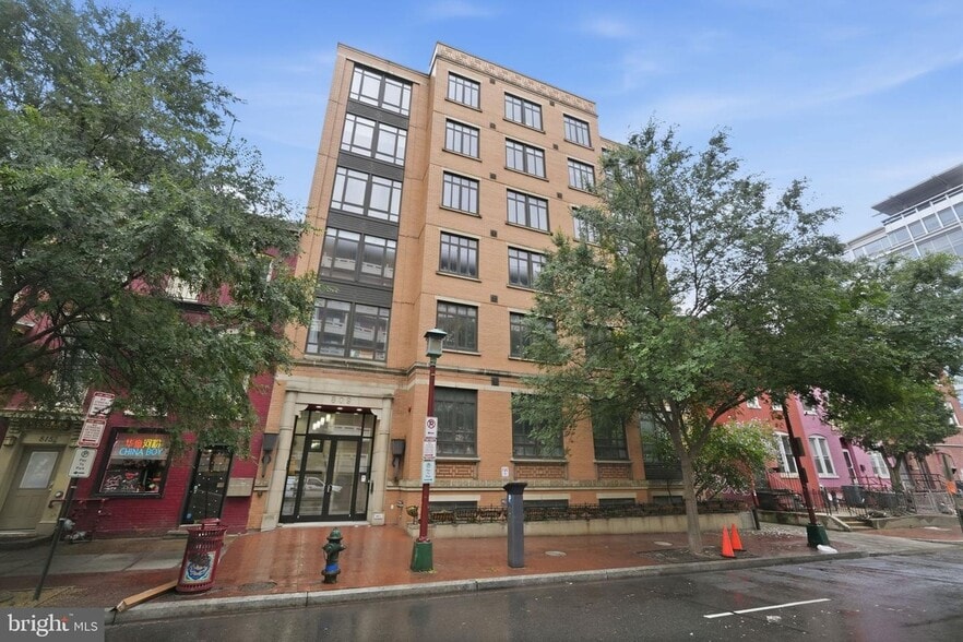 Building Photo - 809 6th St NW