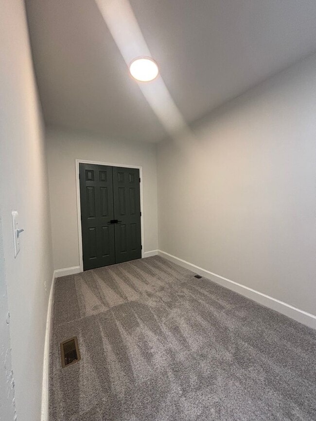 Building Photo - Newly Renovated 4BR Home in East Baltimore – Perfect for Families or Professionals!
