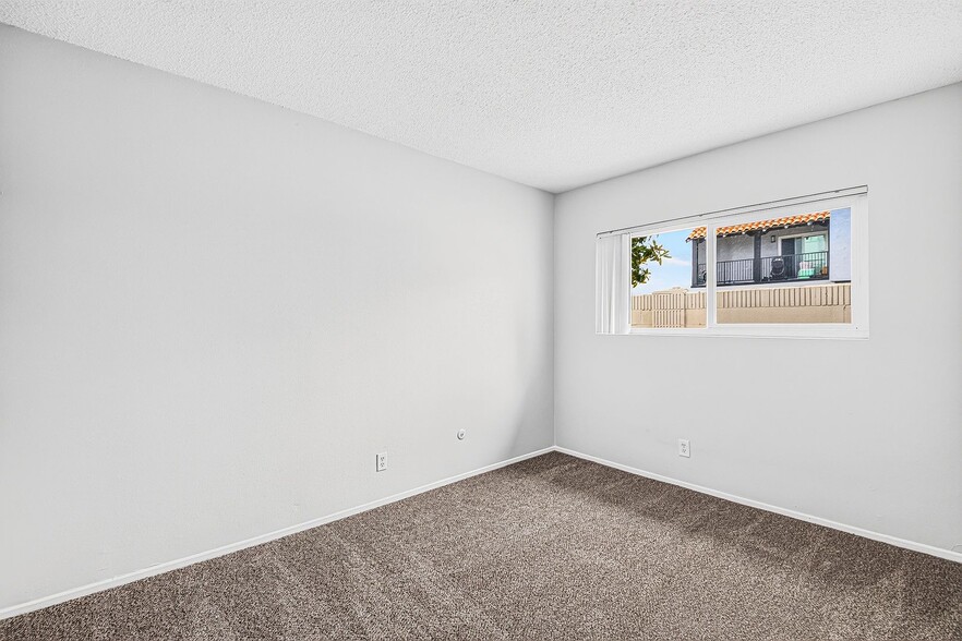 Building Photo - 147 S Magnolia Ave