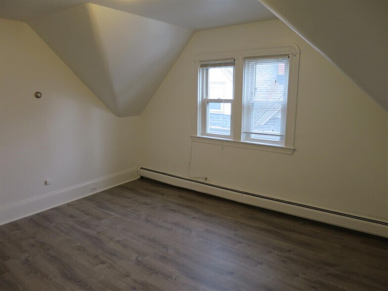 Building Photo - 205 Highland Ave