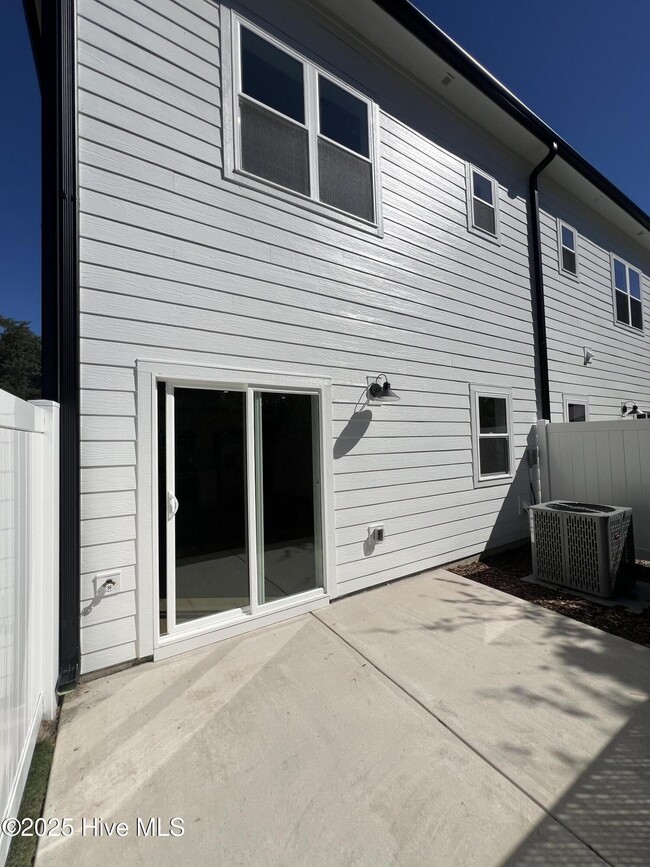 Building Photo - 257 Townhome Ln