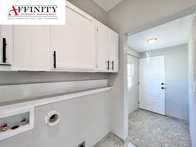 Building Photo - 3606 S Benton Ave