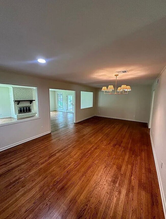 Building Photo - 214 Brentwood Blvd