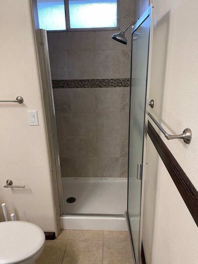 Building Photo - 3 BEDROOM SINGLE STORY HOUSE IN A CUL DE SAC