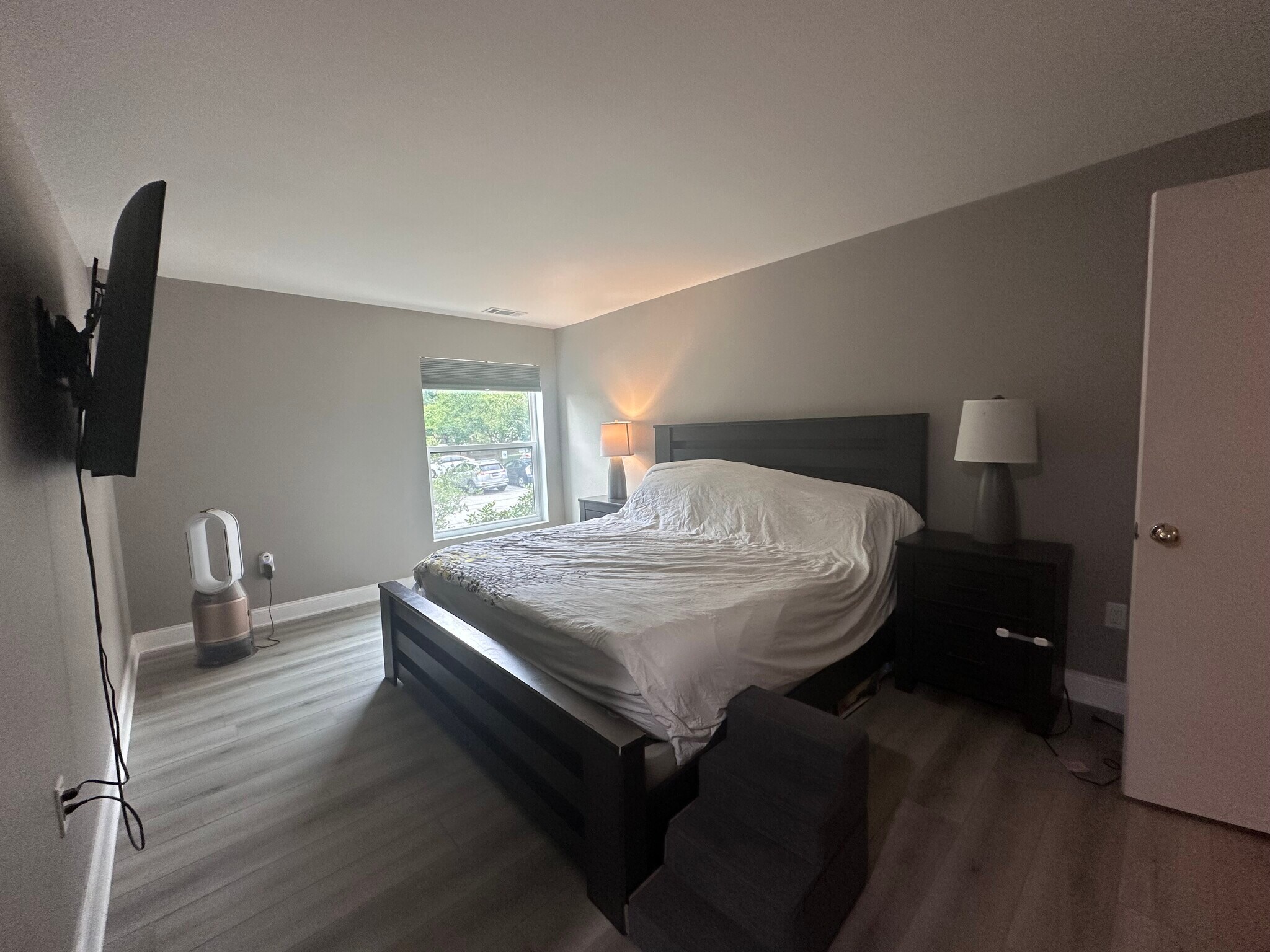 Building Photo - 423 Christopher Ave