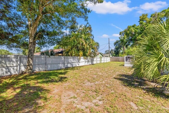 Building Photo - 1830 30th Ln SW
